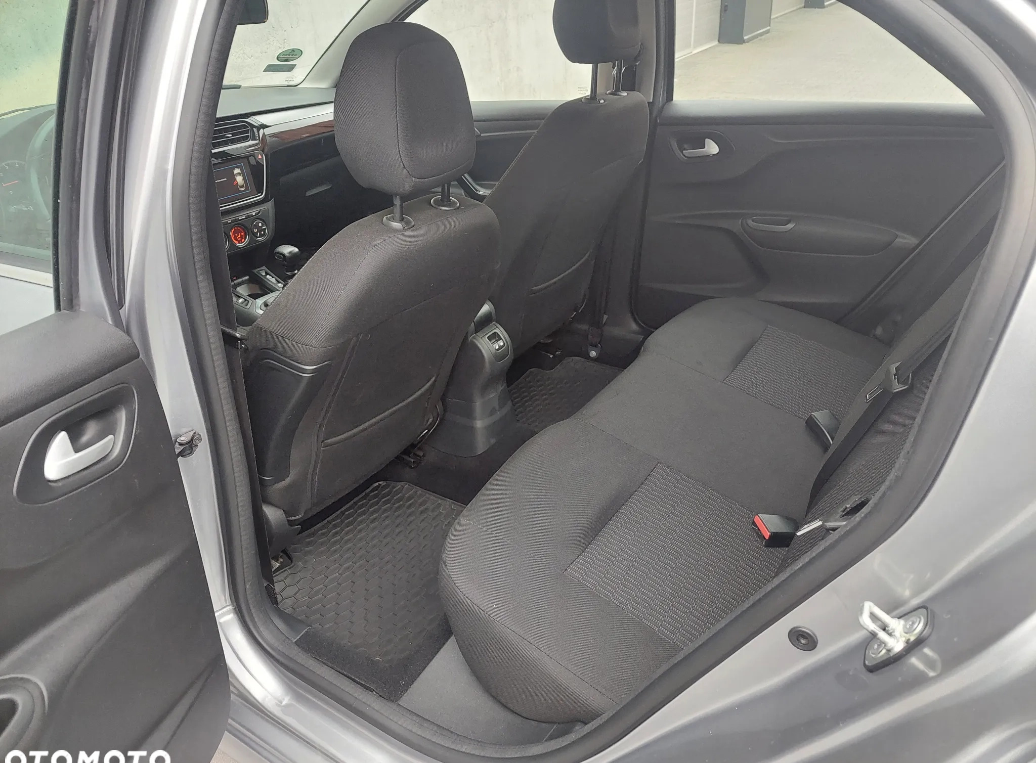 Peugeot 301 cena 31900 przebieg: 155714, rok produkcji 2018 z Wieliczka małe 277